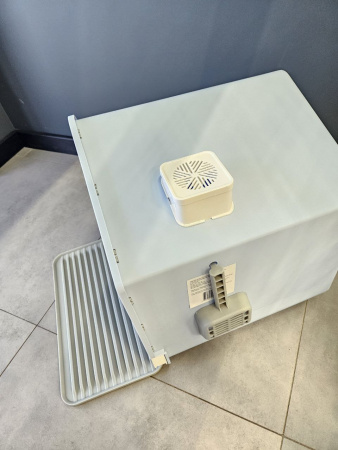XDB-4652 Закрытый лоток для кошек "Чистый котик" с выдвижным поддоном, ковриком и совком, синий